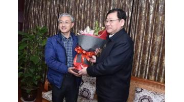 嘉峪关市委书记王幼东走访慰问J9集团总经理宋海农